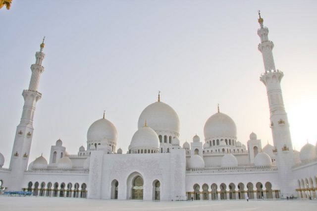 Abu dhabi mosque.jpg
